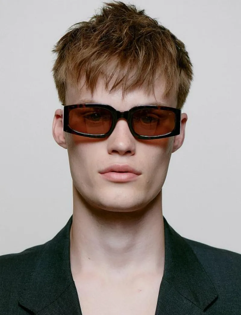 A.Kjærbede Alex - Fyrkantiga Hot