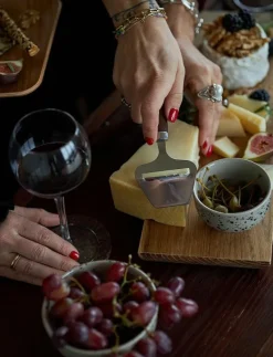 Astrid osthyvel och smörkniv, brun - Smörknivar|Sagaform Clearance