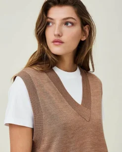 Audrina Merino Wool/Silk Blend Knitted Vest - Stickade västar|Lexington Clothing Outlet