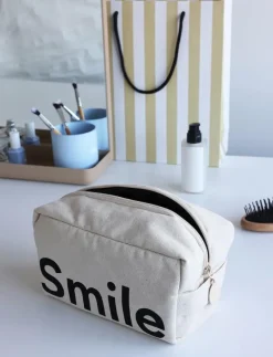 Cavita. Travel Wash bag - Necessärer|Design Letters New