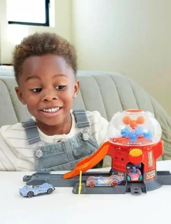 Hot Wheels City Downtown Candy Shop Playset & 1:64 Scale Die-Cast Toy Car, Speed Snap Track - Kulbana MULTI COLOR Discount