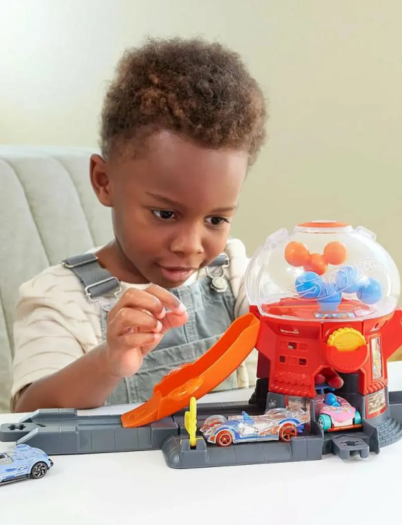 Hot Wheels City Downtown Candy Shop Playset & 1:64 Scale Die-Cast Toy Car, Speed Snap Track - Kulbana MULTI COLOR Discount