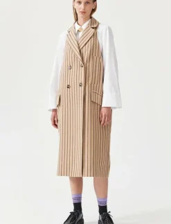 DARLA - Kavajer|Baum und Pferdgarten New