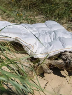 Quilts of Denmark FEJØ - Kuddar & Täcken WHITE Hot