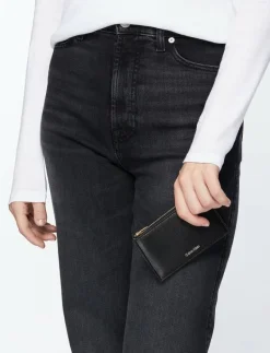Calvin Klein FOIL LOGO TOP ZIP CARDCASE - Korthållare BLACK/TOASTED COCONUT Outlet
