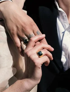 IX Cushion Signet Ring Hawks Eye - Ringar|IX Studios Discount