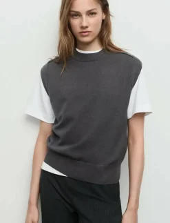 Knitted waistcoat with seam detail - Stickade västar|Mango Online