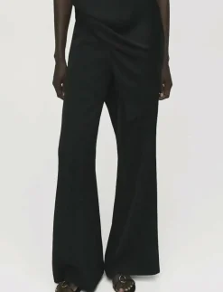 Long flared trousers - Utsvängda byxor|Mango Best