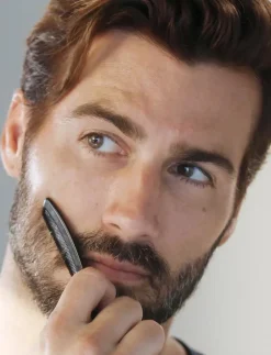 Moustache Scissors With Comb - Skäggkam|Tweezerman Clearance