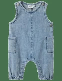 name it NBMFRED BAG R DNM OVERALL 2102-VE F - Kortärmad bodysuit LIGHT BLUE DENIM New