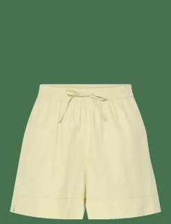 Pieces PCFEMME HW SHORTS WVN D2D - Casual shorts PALE BANANA New