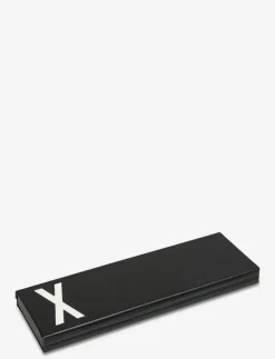 Design Letters Personal pencil case - Pennfodral BLACK Best