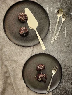 RAW - bestik cafe latteske champagne guld farvet belægning 4 dele gaveæske - Bestickset|Aida New