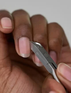 Rockhard Cuticle Nipper - Naglar|Tweezerman Outlet