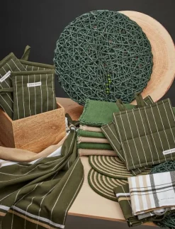 UGNSVANTE GRODA PINSTRIPE GRS GRÖN 15X30 - Grytlappar|Noble House Hot