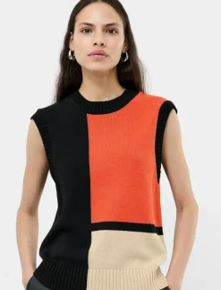 French Connection VARLI COLOUR BLOCKING KNIT VES - Stickade västar BLACK FLAME CAMEL Clearance
