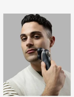 XR1770 X7 Limitless Rotary Shaver - Rakning|Remington Hot